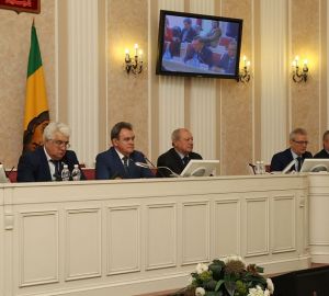 В Пензе рассмотрели закон о поправках к Конституции РФ