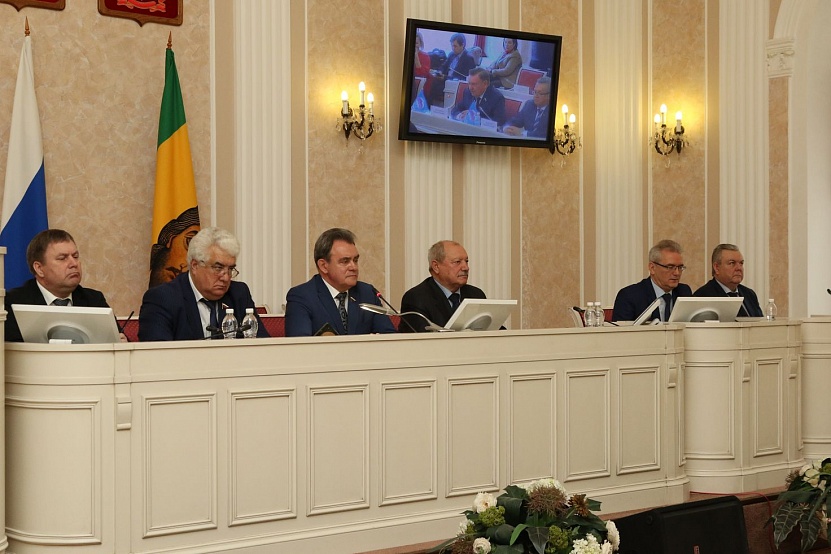 В Пензе рассмотрели закон о поправках к Конституции РФ