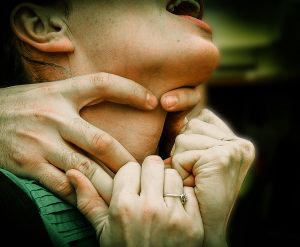 Под Пензой пенсионер жестоко наказал родную дочь