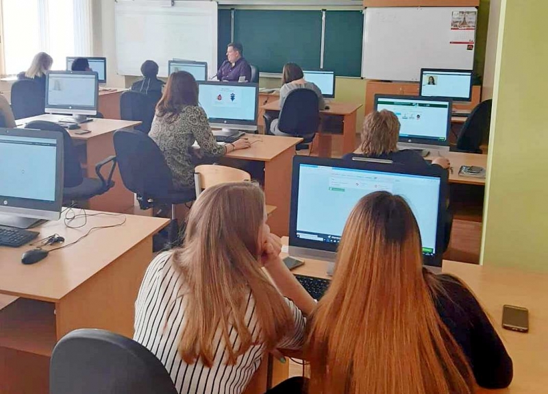 Пензенские педагоги начали учиться работать дистанционно