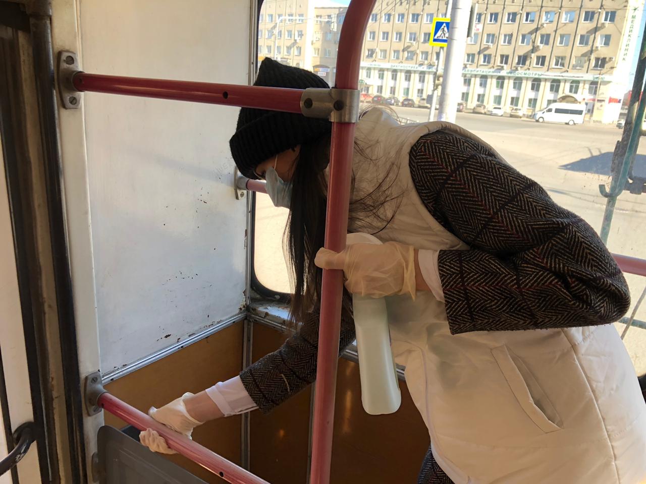 Пензенские волонтеры «Единой России» продизенфицировали более 40 автобусов