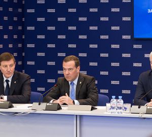 Пандемия коронавируса: «Единая Россия» переходит в режим волонтерской работы