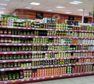 Елена Учайкина: в региональной сети «Караван» имеется достаточный запас продуктов и промтоваров