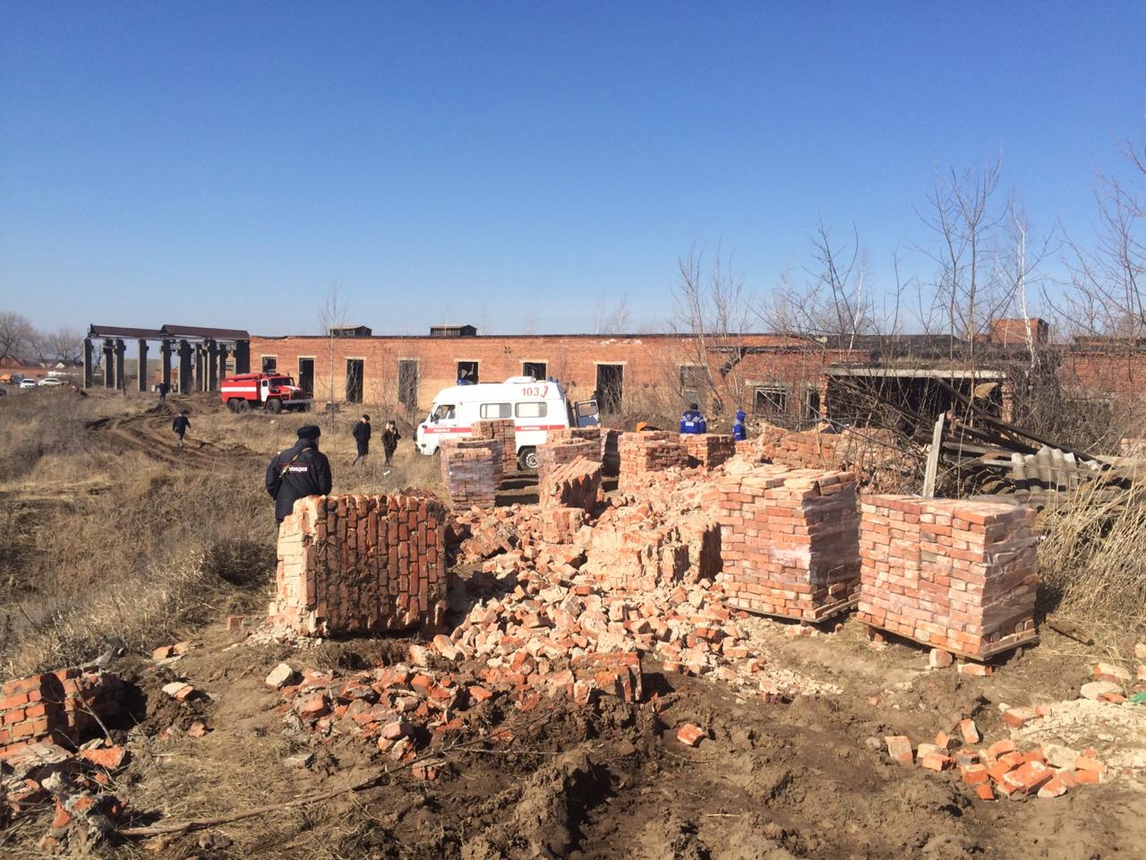 Подробности ЧП в Сердобске: стену на рабочего обрушил ветер