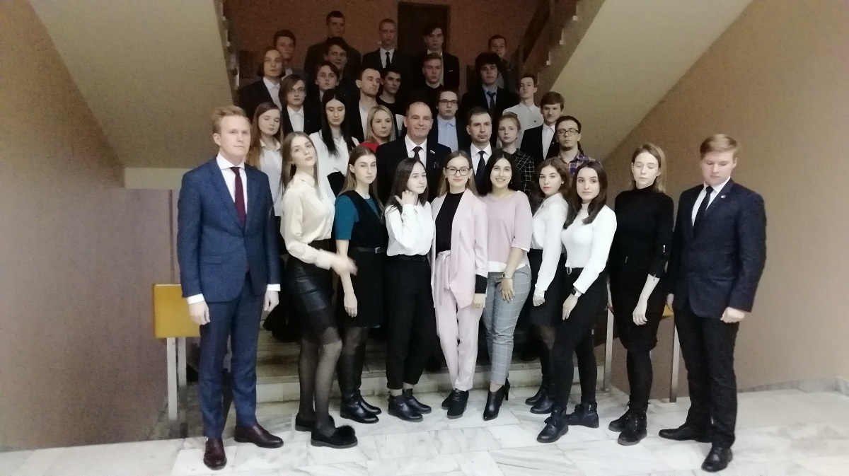 Почему Владимиру Мутовкину пришлось цитировать Пушкина, а Ивану Краснову объяснять, где родился Лермонтов: в Пензе состоялось заседание молодежного Совета