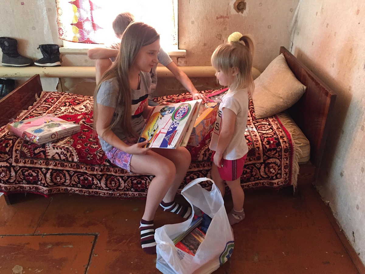 "Караван добрых дел" помог многодетной семье