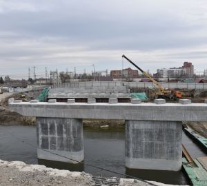 Завершен монтаж четырех опор Бакунинского моста в Пензе