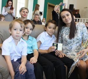 В Пензенской области к 8 Марта многодетных матерей наградят медалями