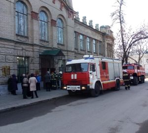 Пожарная техника и спасатели: что случилось в лермонтовской библиотеке?