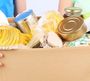 В Пензе пожилым людям доставят продукты и лекарства на дом