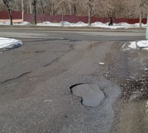Жителей Пензы просят сообщать о ямах на дорогах