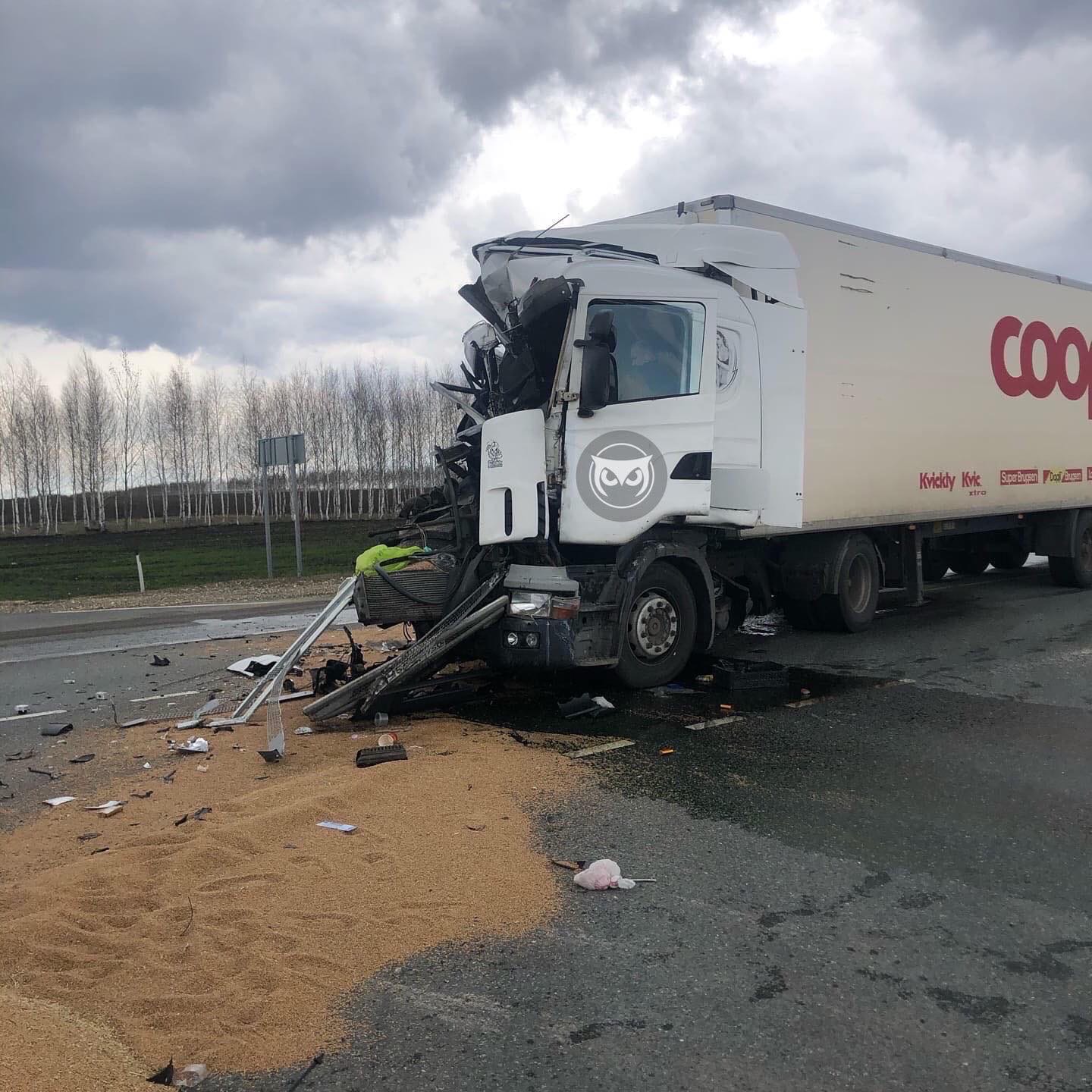 На трассе в Пензенской области кабину фуры расплющило от удара