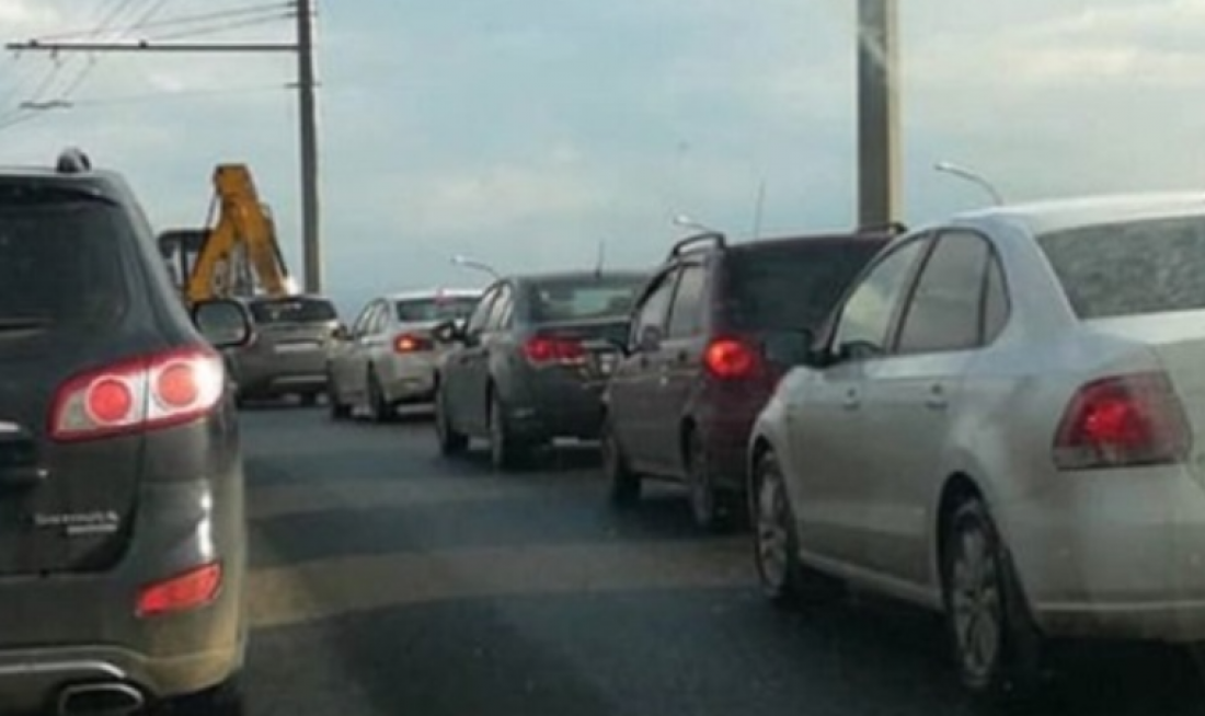 В Пензе из-за аварии образовалась гигантская пробка в Терновку