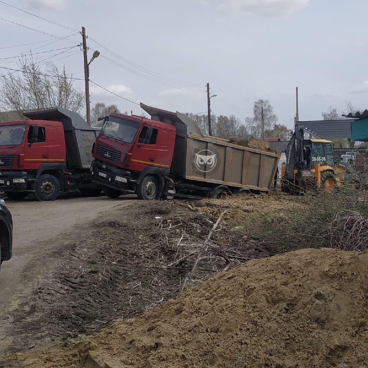 В Пензе на Ставропольской улице МАЗ угодил в ловушку