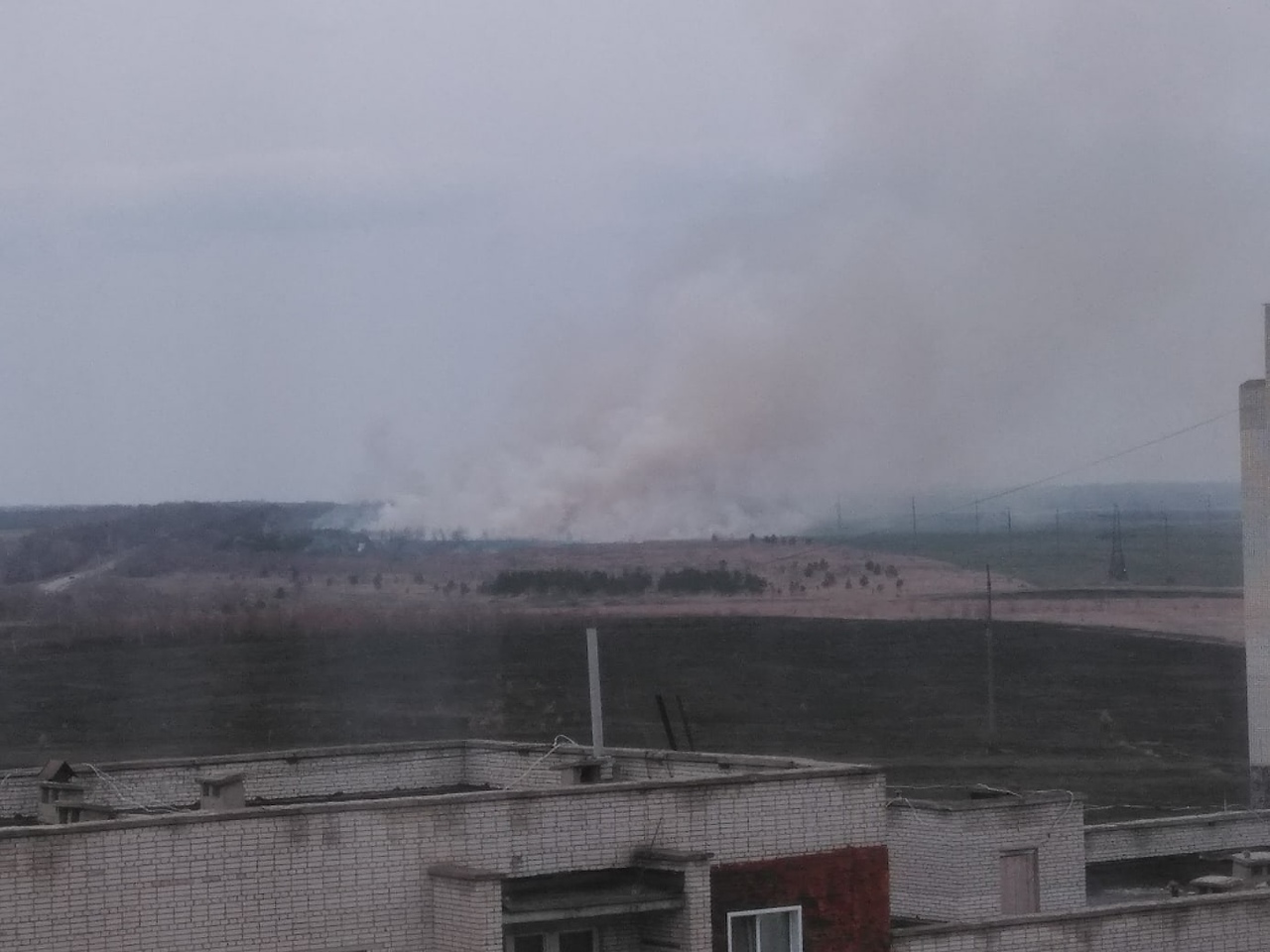 Под Кузнецком загорелась трава на огромной площади