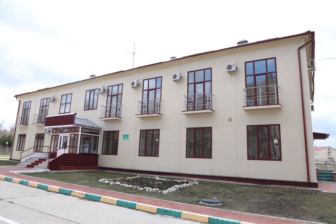 Иван Белозерцев показал, как выглядит изнутри обсерватор для людей с подозрением на COVID-19