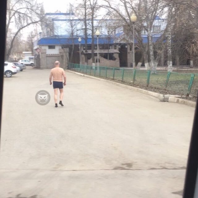 Житель Пензы повстречал на улице полуголого человека