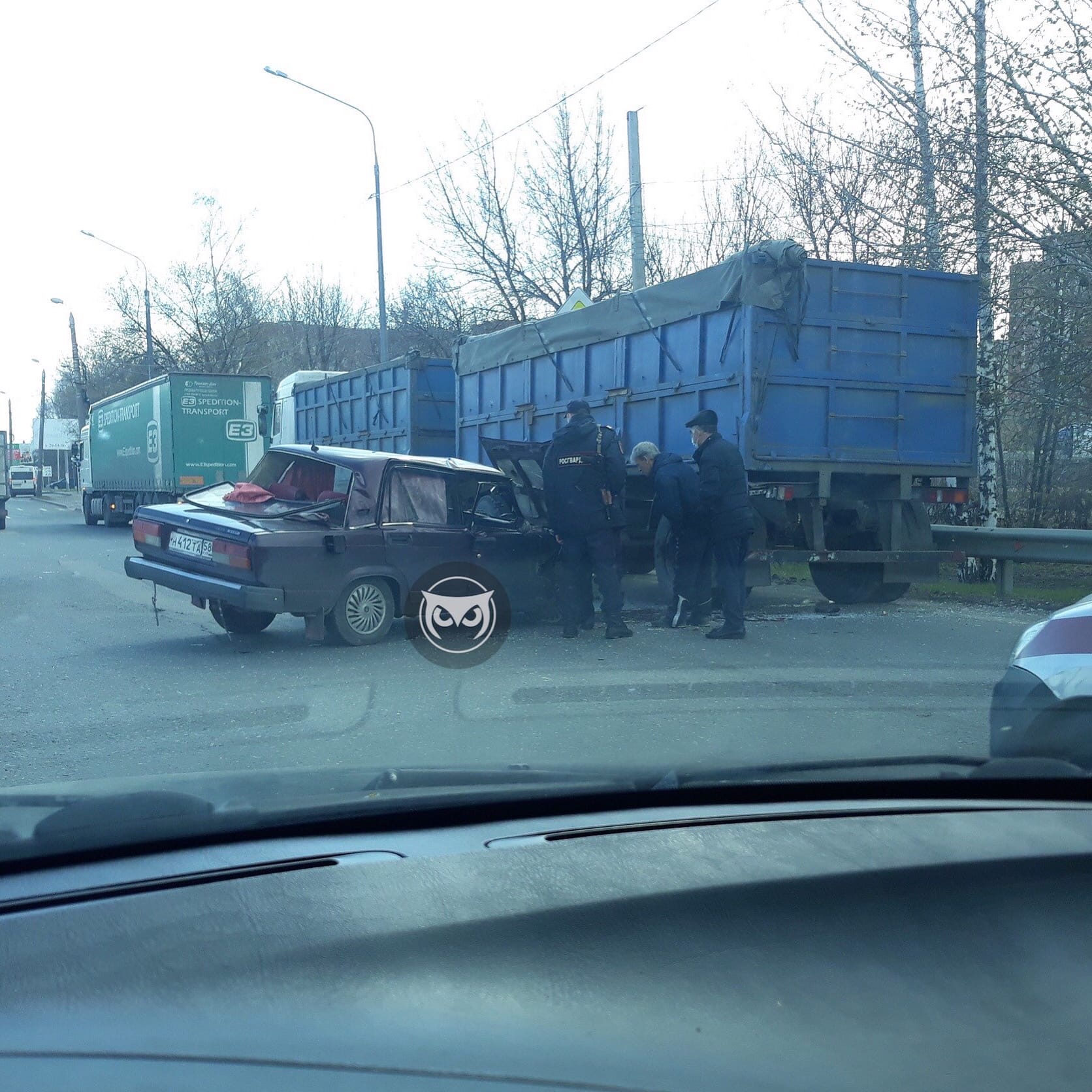 В Пензе легковушка разбилась рядом с М-5