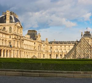 Пока все дома: пензенцы могут провести время самоизоляции в музеях всего мира