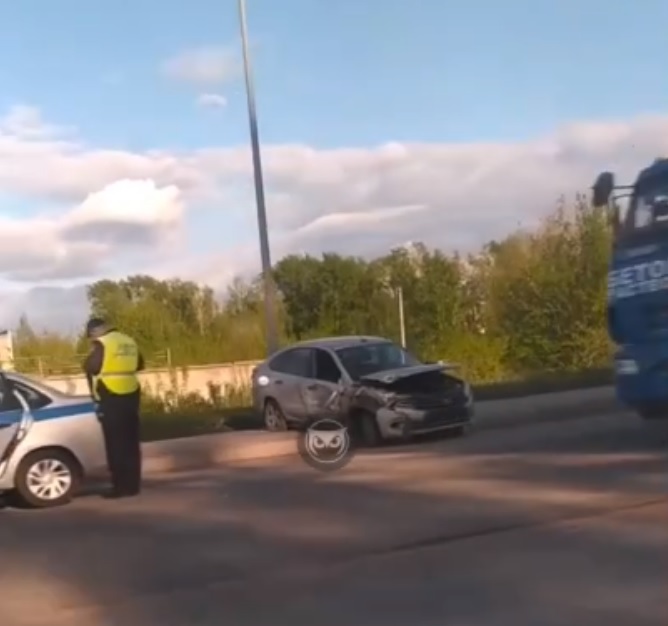 В Пензе на улице Гагарина разбилась легковушка