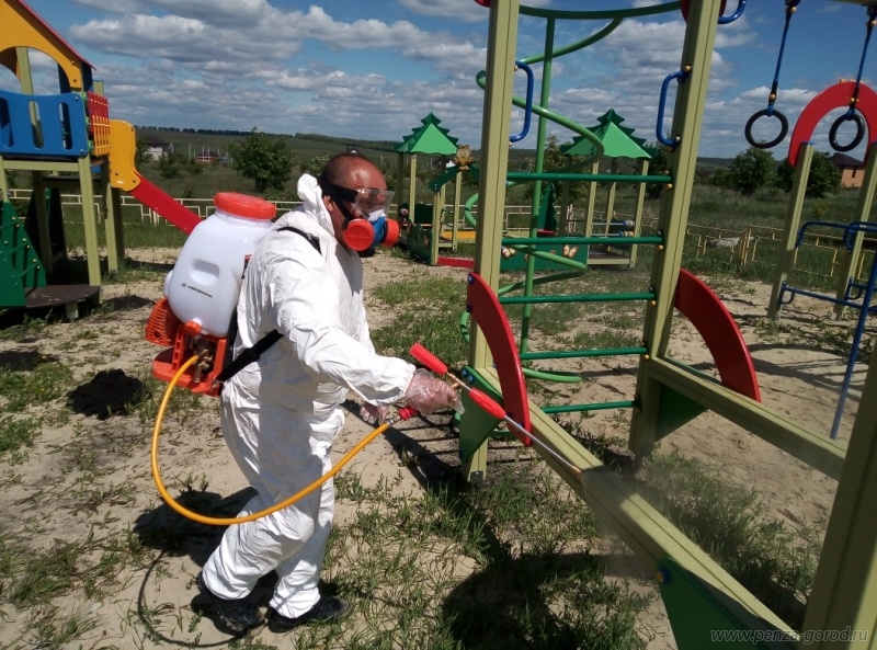 В Пензе продезинфицировали детские площадки