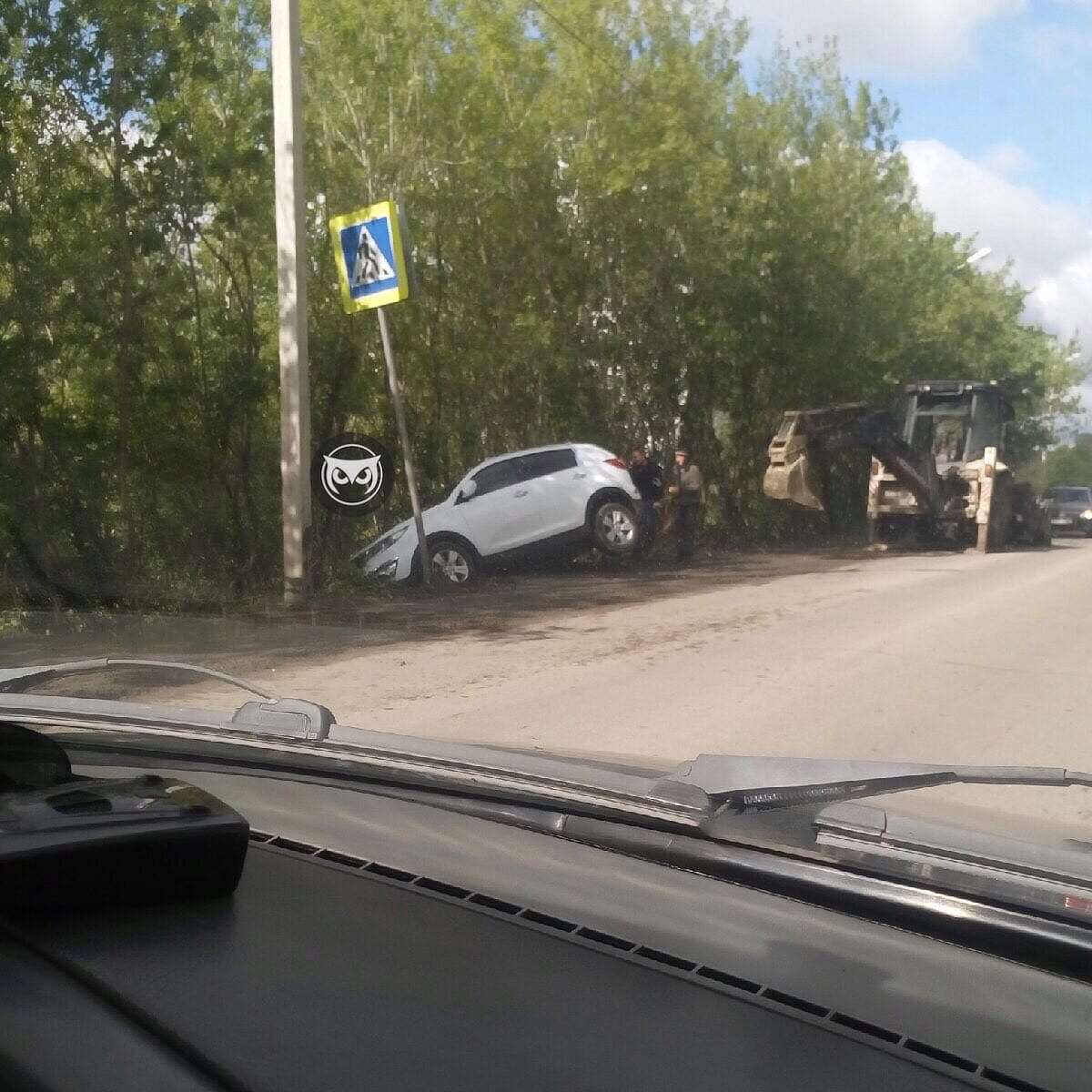В Пензе иномарка совершила опасный маневр на пешеходном переходе