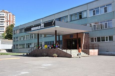 Белозерцева попросили досрочно завершить учебный год в школах