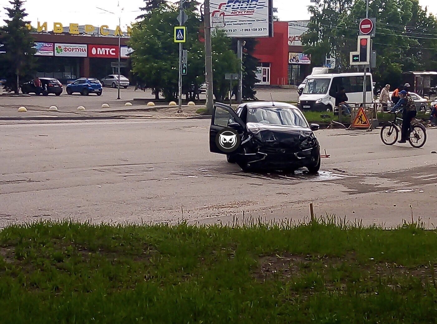 В Пензе в аварии на проспекте Строителей пострадала женщина