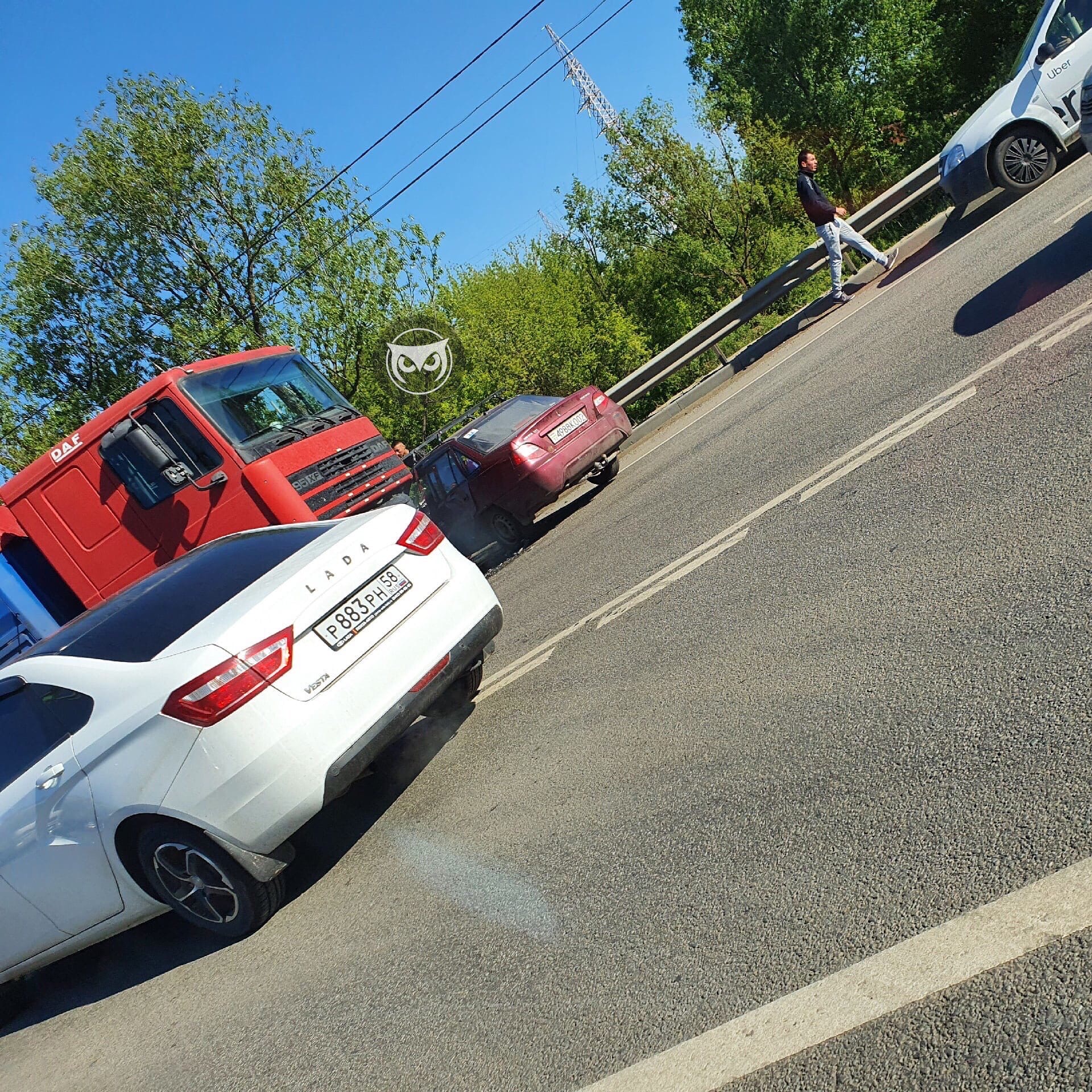 В Пензе на М-5 столкнулись фура и легковушка