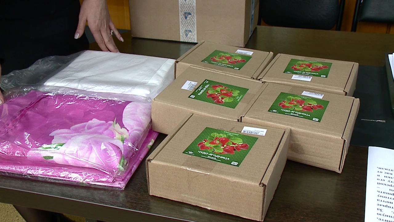 Пензячка заплатила деньги за шторы, но получила коробки с землей