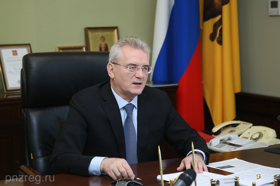 Губернатор прочитал юной журналистке из Кузнецка стихи про надежду