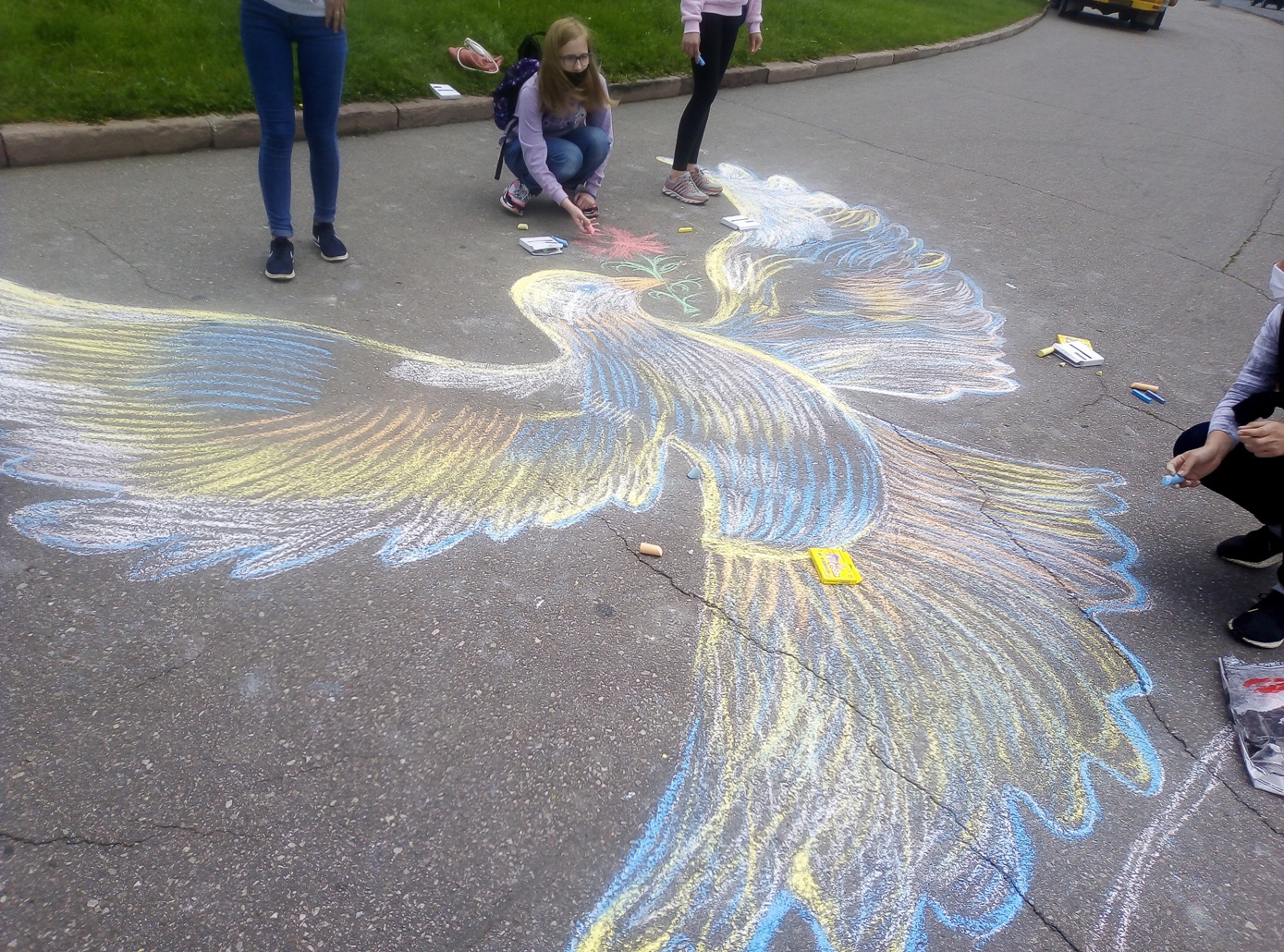 В Пензе у Монумента воинской и трудовой Славы стартовала акция «Я рисую мелом»