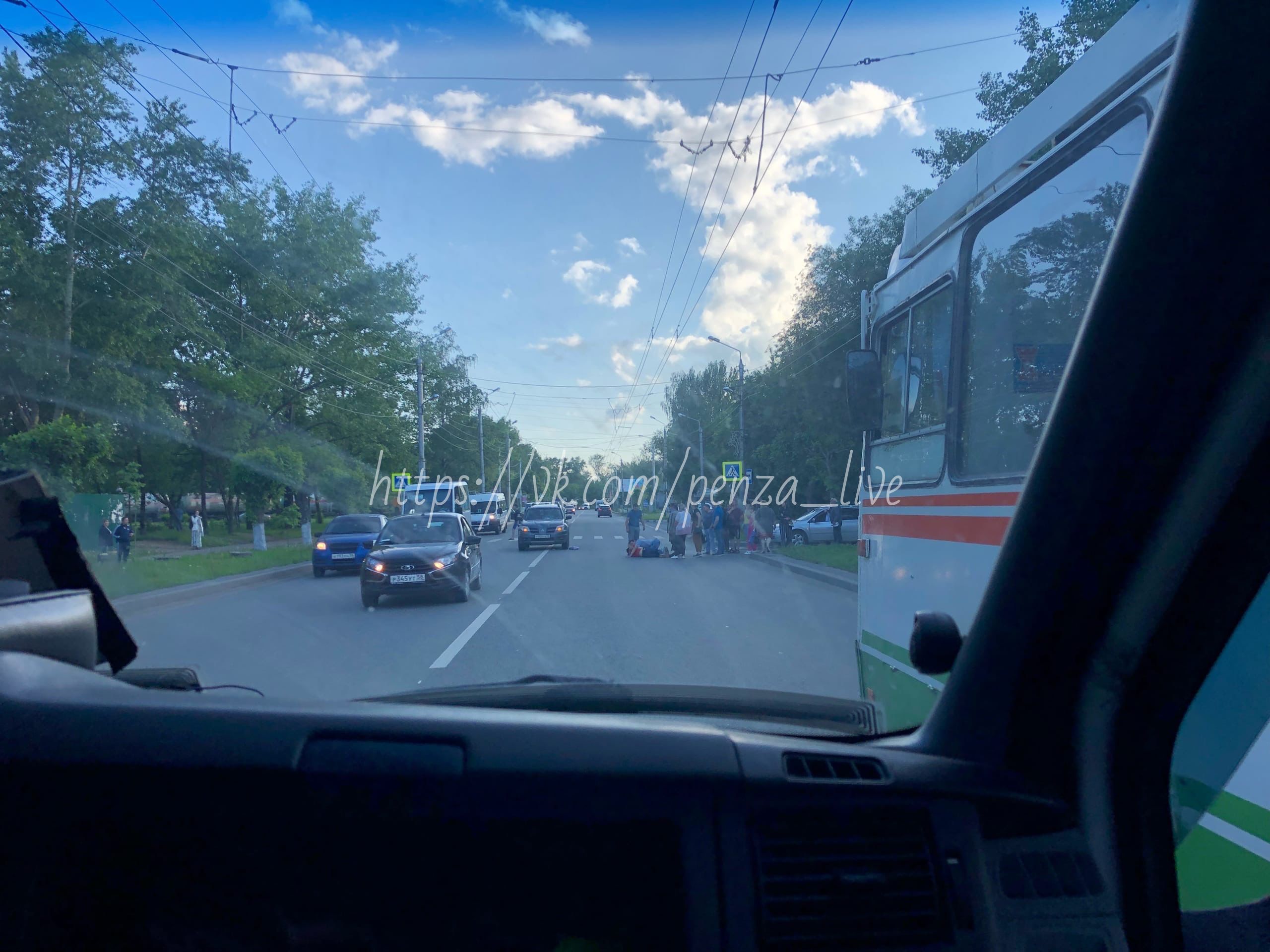 Появились шокирующие фото с места ДТП в Пензе, где сбили подростка