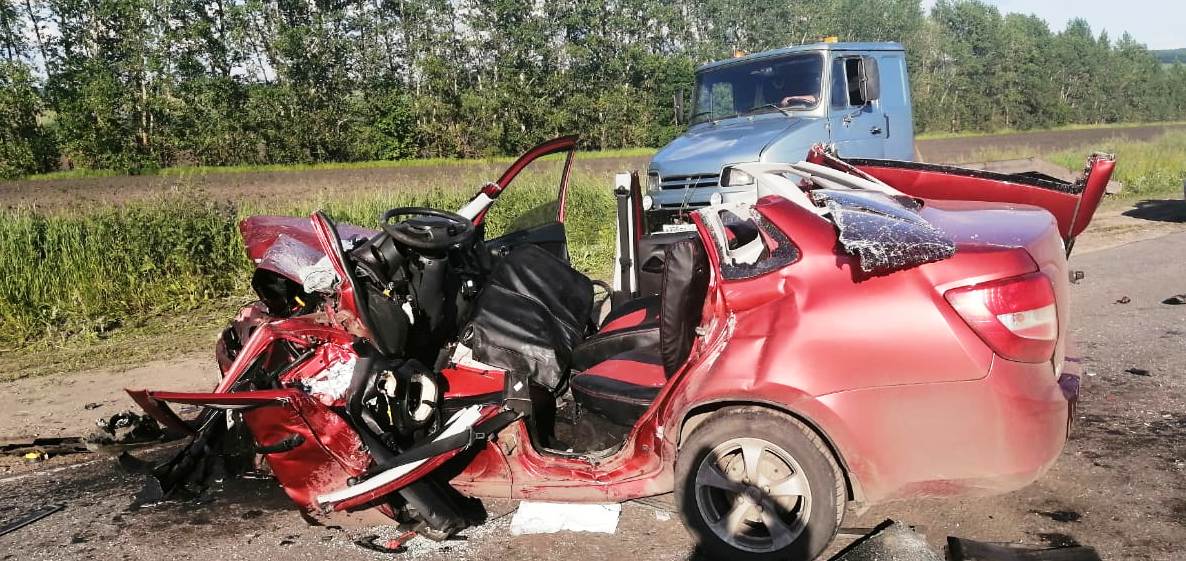 Появились фото с места смертельного ДТП под Пензой