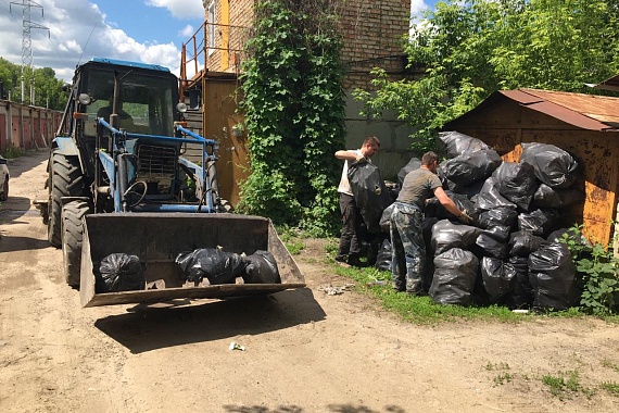 В Пензе за выбрасывающими мусор установили видеонаблюдение