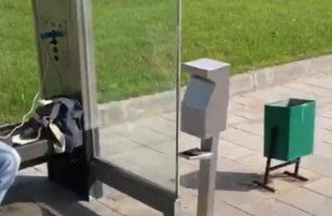 В Москве на остановках монтируют пензенские диспенсеры «Мизотти»