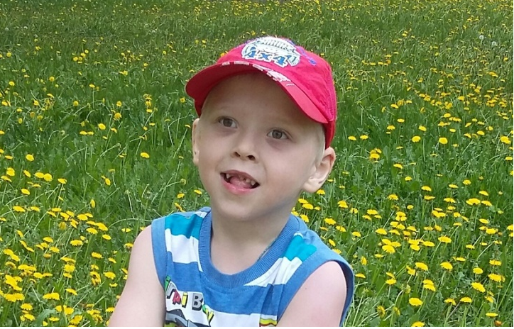 «Караван добрых дел» помогает 7-летнему мальчику с ДЦП