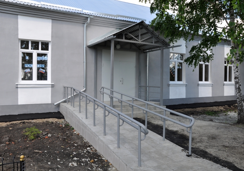 В Кузнецком районе ремонтируют дом культуры