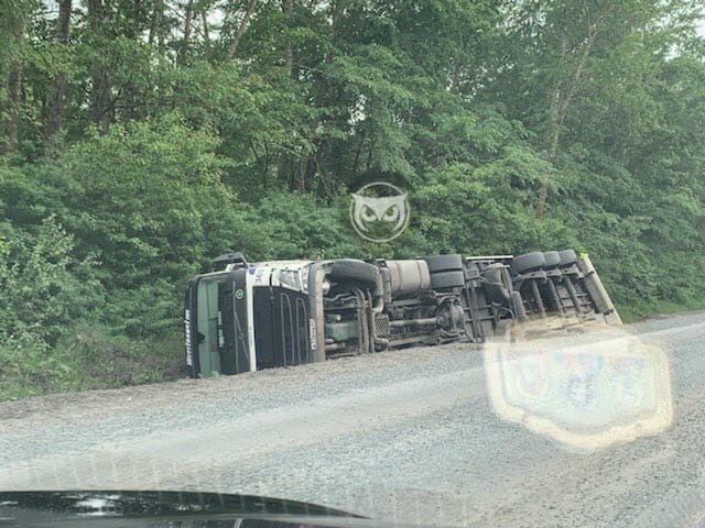 В Пензенской области на трассе М-5 фура улетела в кювет