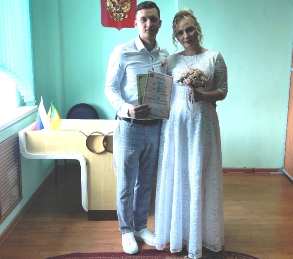 В Пензе 87 пар молодоженов поженились в "зеркальную" дату