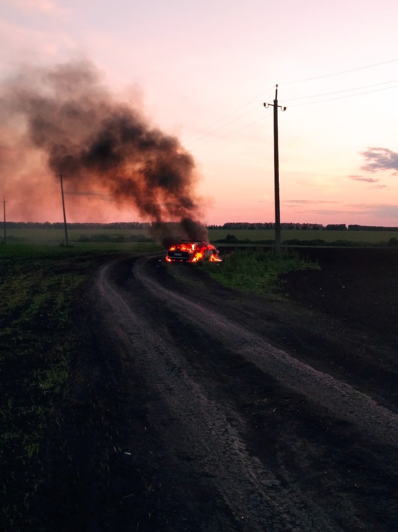 Под Пензой дотла сгорел автомобиль