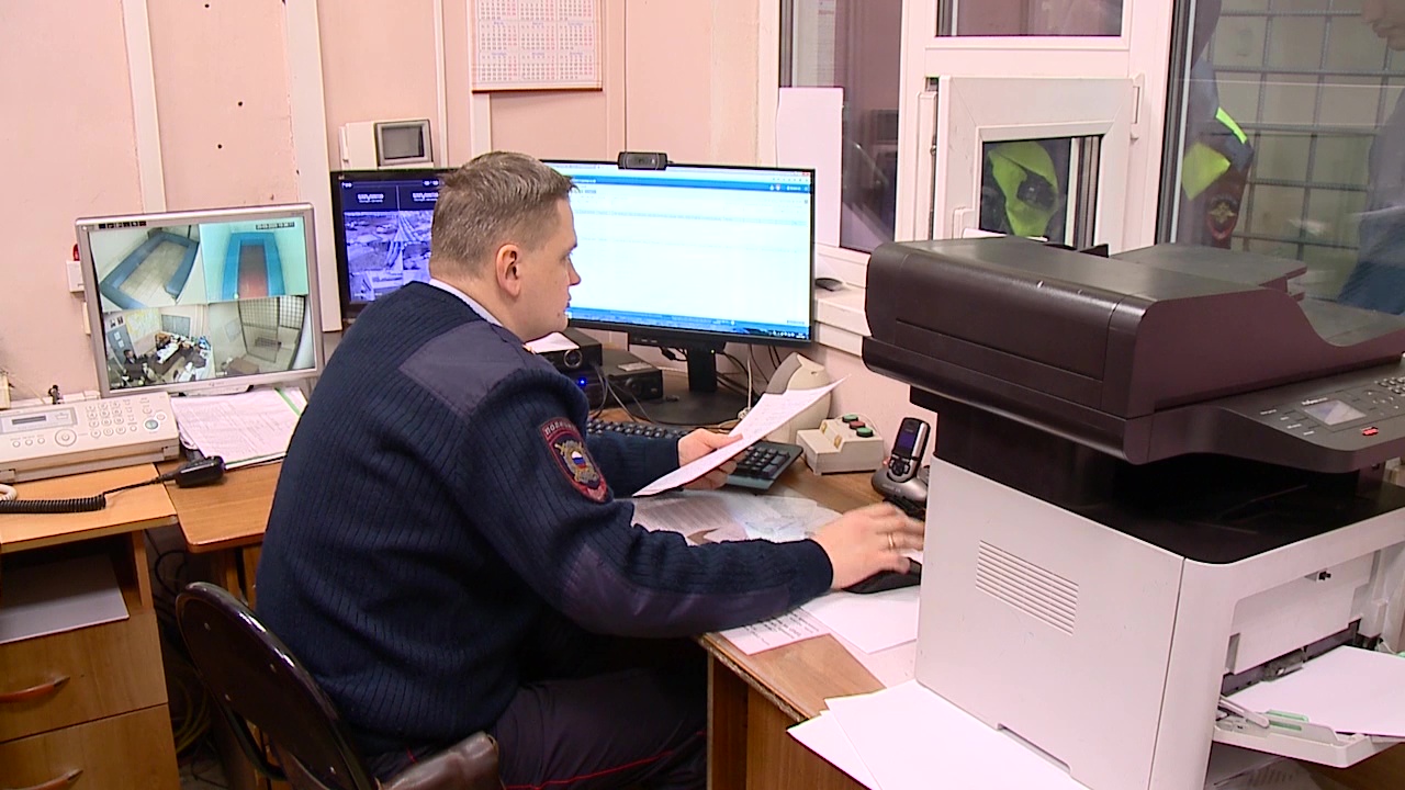 Девушка из Пензы хотела помочь знакомой, но вместо этого лишилась денег