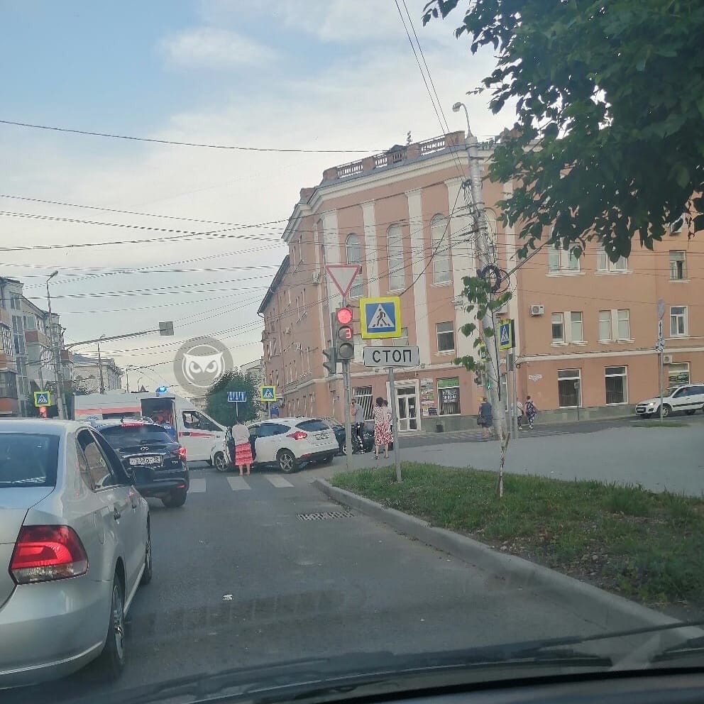 Авария в центре Пензы: на месте работали медики