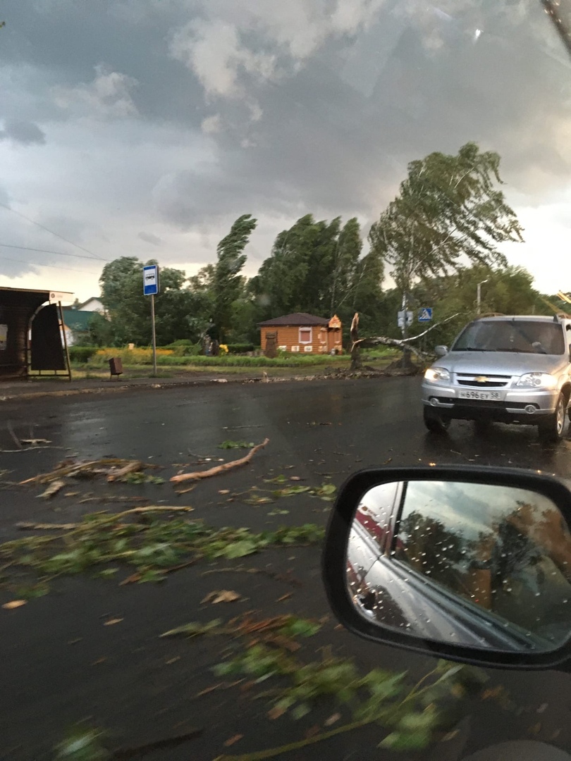Ласковый ветер нежно трепал арматуру: последствия урагана в Пензе