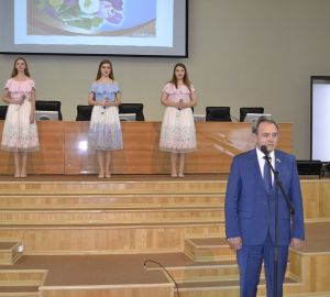 Сотрудников группы компаний "Дионис" наградили в честь Дня работника торговли