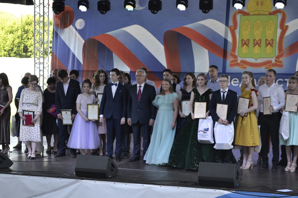 Безопасность и здоровье участников бала медалистов обеспечили туннели «Мизотти»