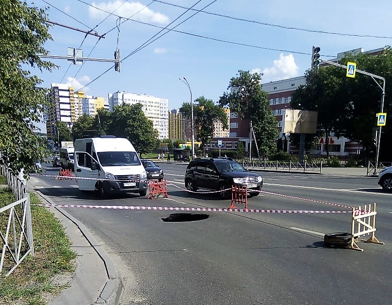 В Пензе на проспекте Победы ликвидировали опасный провал в асфальте