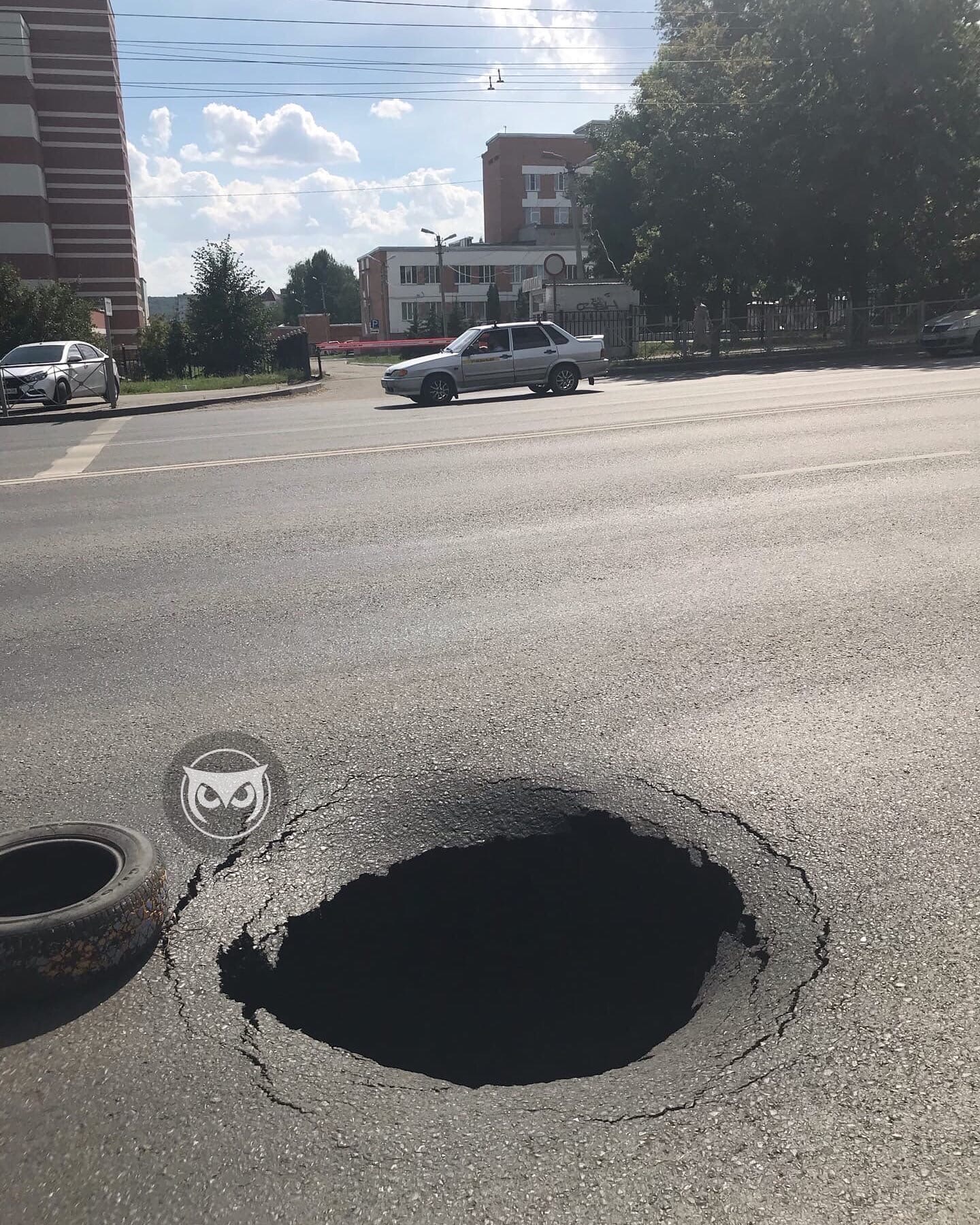 В «Горводоканале» объяснили причину провала асфальта на проспекте Победы