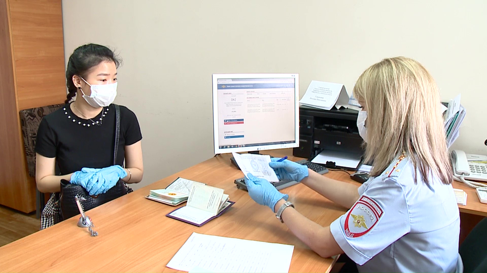 Иностранцы смогут получить гражданство РФ, просто подав заявление