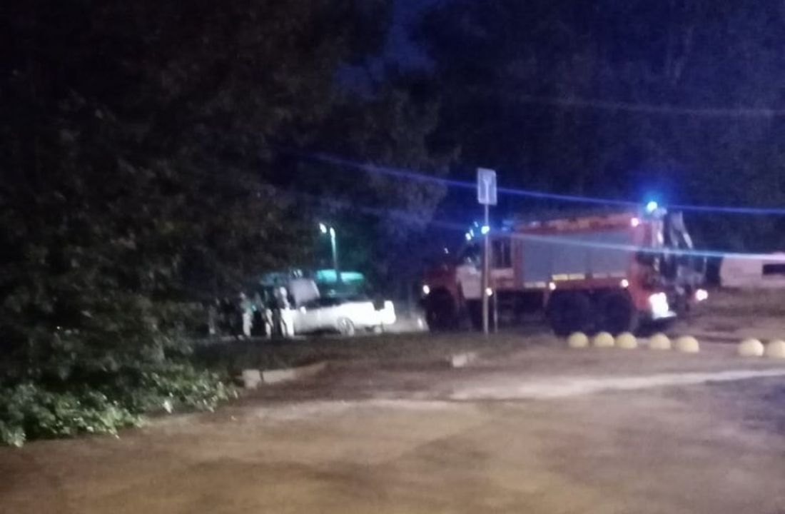 На проспекте Победы в Пензе сгорел Mercedes